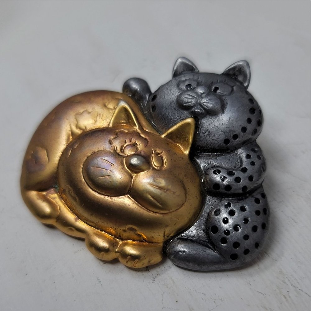 Vintage cat brooch gold silver toned Danecraft fat cat pin - Picture 2 of 7